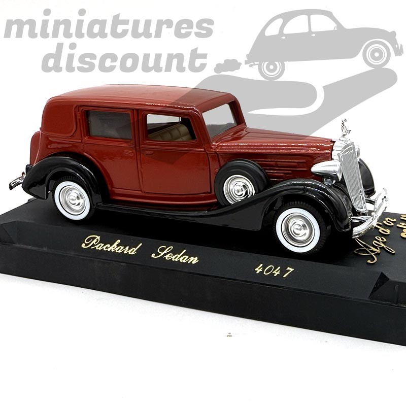 Packard Sedan (rouge) - Solido - 1/43ème en boite
