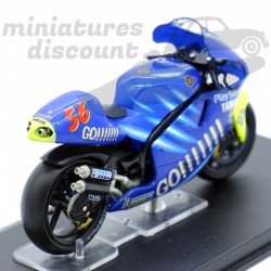 YAMAHA YZR500 DE SHINYA NAKANO DE 2001 (BLEU) - 1/24ème en boite