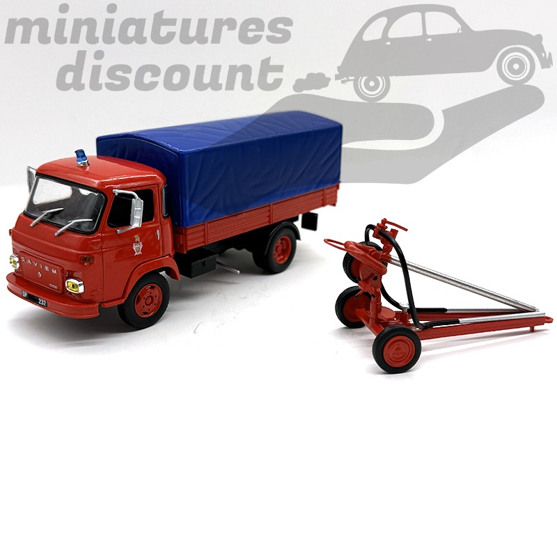 MINIATURE SAVIEM SG5 AVEC REMORQUE CANON MOUSSE POMPIERS (ROUGE) - 1/43ème sous blister