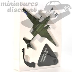 MINIATURE CURTISS C-46 COMMANDO BOMBARDIERS ET GÉANTS DU CIEL EN MÉTAL (VERT MILITAIRE) - 1/144ème sous blister