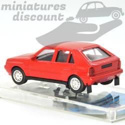 MINIATURE LANCIA DELTA ROUGE VITESSE AVEC BOÎTE (ROUGE) - VITESSE - 1/43ème en boite