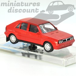 MINIATURE LANCIA DELTA ROUGE VITESSE AVEC BOÎTE (ROUGE) - VITESSE - 1/43ème en boite
