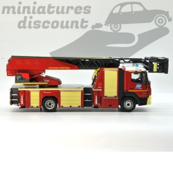 Miniature Mercedes Atego EPA Échelle Pivotante SDIS 57 Pompiers de Metz de 2018 1/43 sous blister