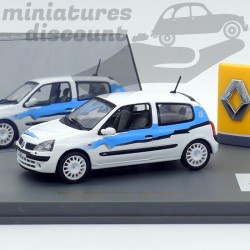 RENAULT CLIO 2004 (BLANC) - UNIVERSAL HOBBIES - 1/43ème en boite
