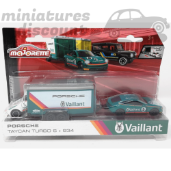 PACK PORSCHE 2 VOITURES + REMORQUE "TAYCAN TURBO S + 934" (VERT) - MAJORETTE - 3 inches sous blister