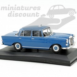 TAXI MERCEDES 200D (BLEU) - 1/43ème sous blister