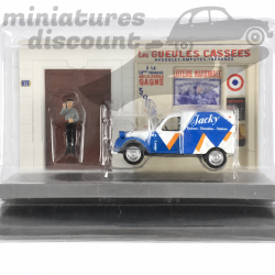 CITROËN 2CV "JACKY" AVEC SON DIORAMA ET SA FIGURINE (MULTICOLORE) - 1/43ème sous blister