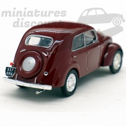 RENAULT JUVAQUATRE BERLINE (ROUGE FONCÉ) - 1/43ème en boite