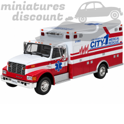 International 4700 Ambulance (Blanc/Rouge/Bleu) - 1/43ème en boite