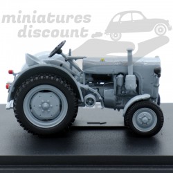 TRACTEUR FAHR F22 DE 1939 (GRIS) - UNIVERSAL HOBBIES - Voir description sous blister
