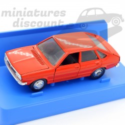 VOLKSWAGEN PASSAT (ROUGE) - SCHUCO MODELL - 1/43ème en boite
