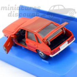 VOLKSWAGEN PASSAT (ROUGE) - SCHUCO MODELL - 1/43ème en boite