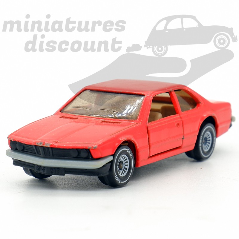 BMW 633 CSI (ROUGE) - SIKU - 3 inches 1/64ème en boite