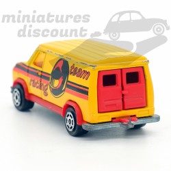 FOURGON (JAUNE) - MAJORETTE - 1/65ème en boite