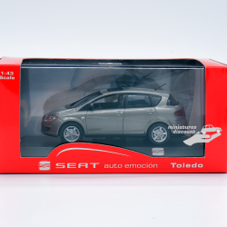 SÉAT TOLEDO (BLEU/GRIS) - IXO - 1/43ème en boite