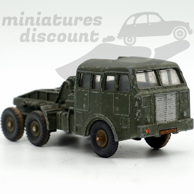 OPO 10 - Véhicule 1:43 Compatible avec Camion Berliet GBC 8KT Militaire Incendie Aéroport - BER076