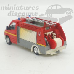 RENAULT MASTER POMPIERS VPI (ROUGE) - SOLIDO - 1/50ème en boite
