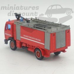MERCEDES, GRANDE PUISSANCE DE MOUSSE (ROUGE) - SOLIDO - 1/50ème sous blister