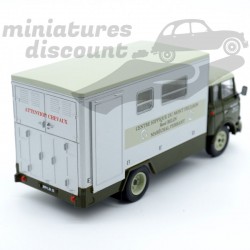 BERLIET GBK 1967 " CENTRE HIPPIQUE " (GRIS) - IXO - 1/43ème en boite