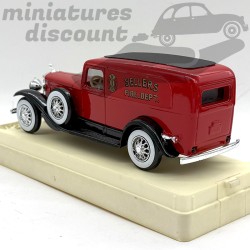CADILLAC POMPIERS (ROUGE) - SOLIDO - 1/43ème en boite